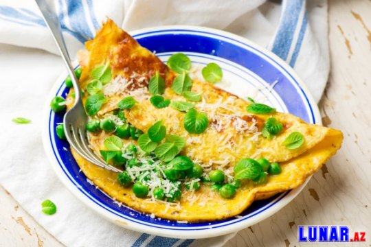 Multivarka da omlet: Səhər yeməyi üçün üç reseptlər