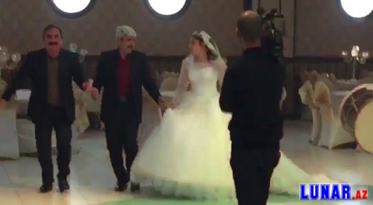 68 yaşlı kişi beşinci dəfə evləndi - GƏLİNİN 19 YAŞI VAR