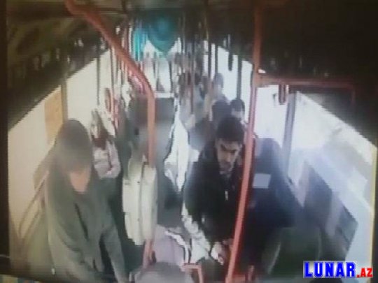 Avtobus sürücüsündən şəhid anasına qarşı TƏRBİYƏSİZLİK - Kameraya düşdü - FOTO