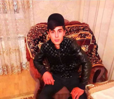 Bakıda tanınmış blogerin başını kəsən əmisi oğlunun fotoları